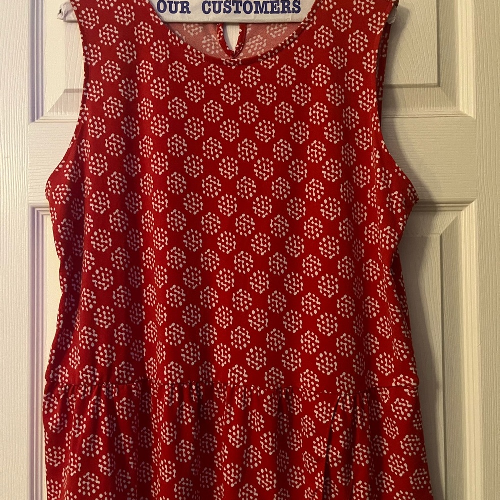 LIZ Claiborne Red Sleeveless Blouse with White Pattern